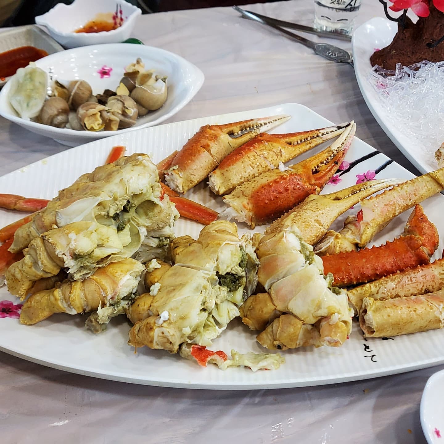 삼천포대게도매직판장(Samcheonpo Snow Crab Wholesale Direct Sales Center)