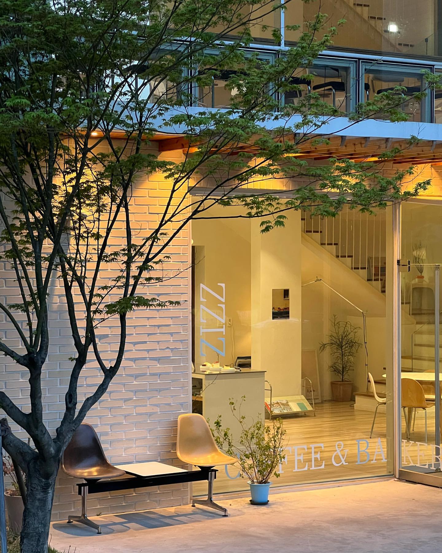 카페지즈(Cafe ZIZZ)