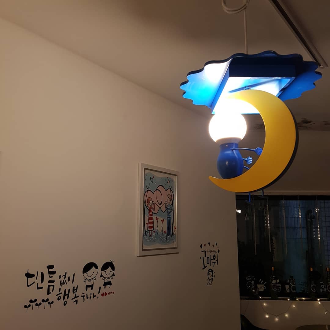 달빛옥탑방(Moonlight Rooftop Room)