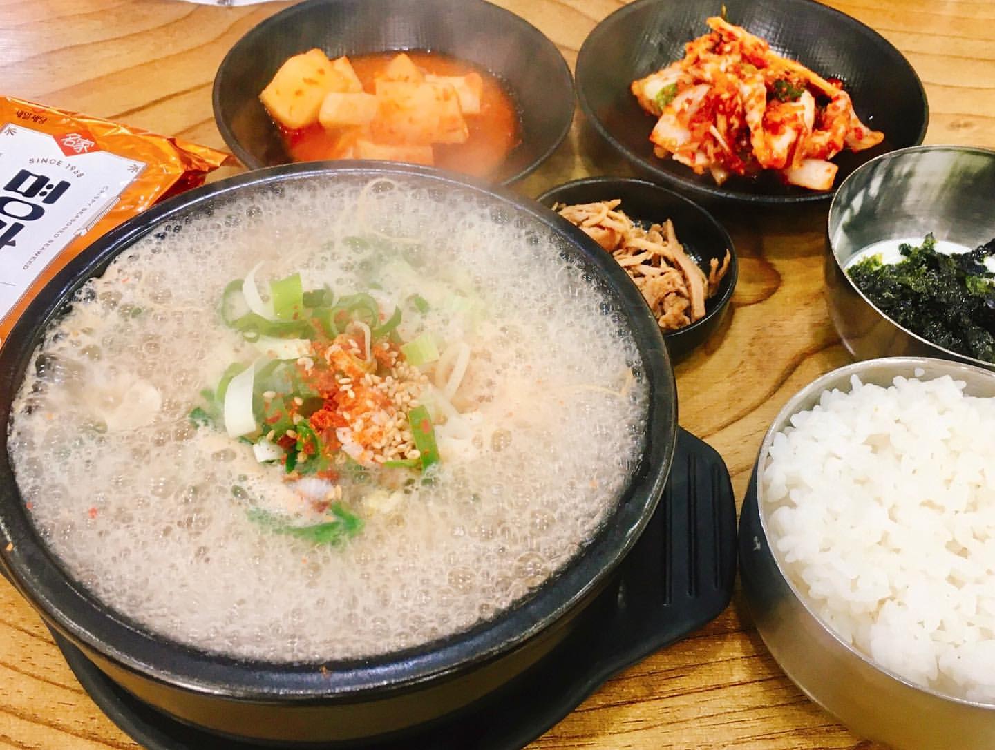 전주꺼꾸로콩나물국밥(Jeonjukkeokkuro Kongnamul Gukbap)