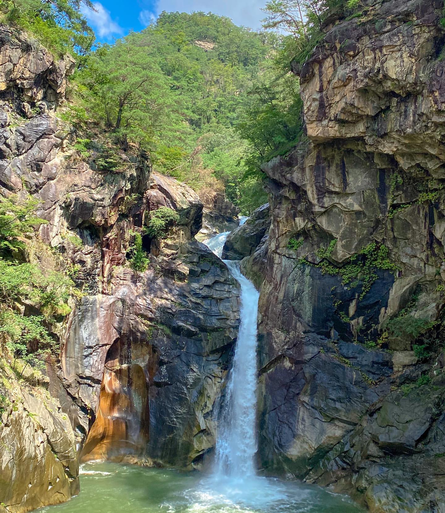 삼부연폭포(Sambuyeon Waterfall)