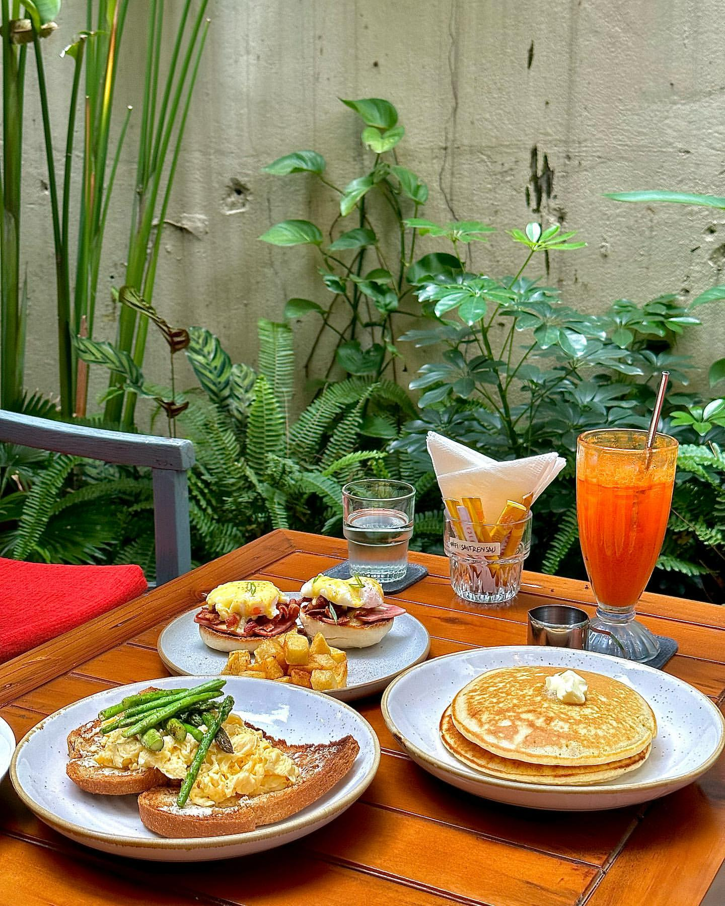 Quán cà phê Sáu Trên Sáu(식스 온 식스 카페)