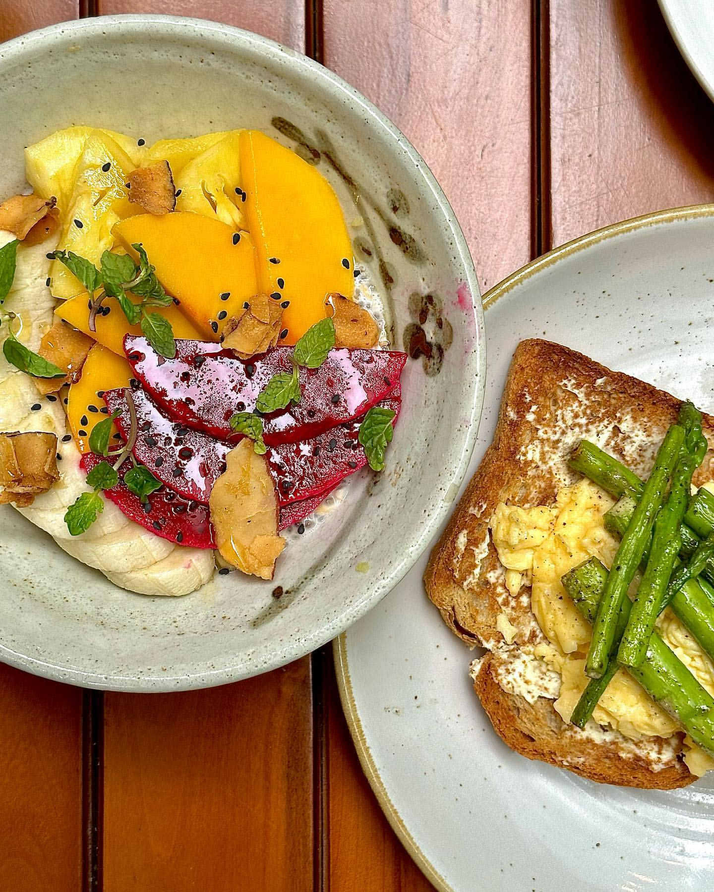 Quán cà phê Sáu Trên Sáu(SIX ON SIX)