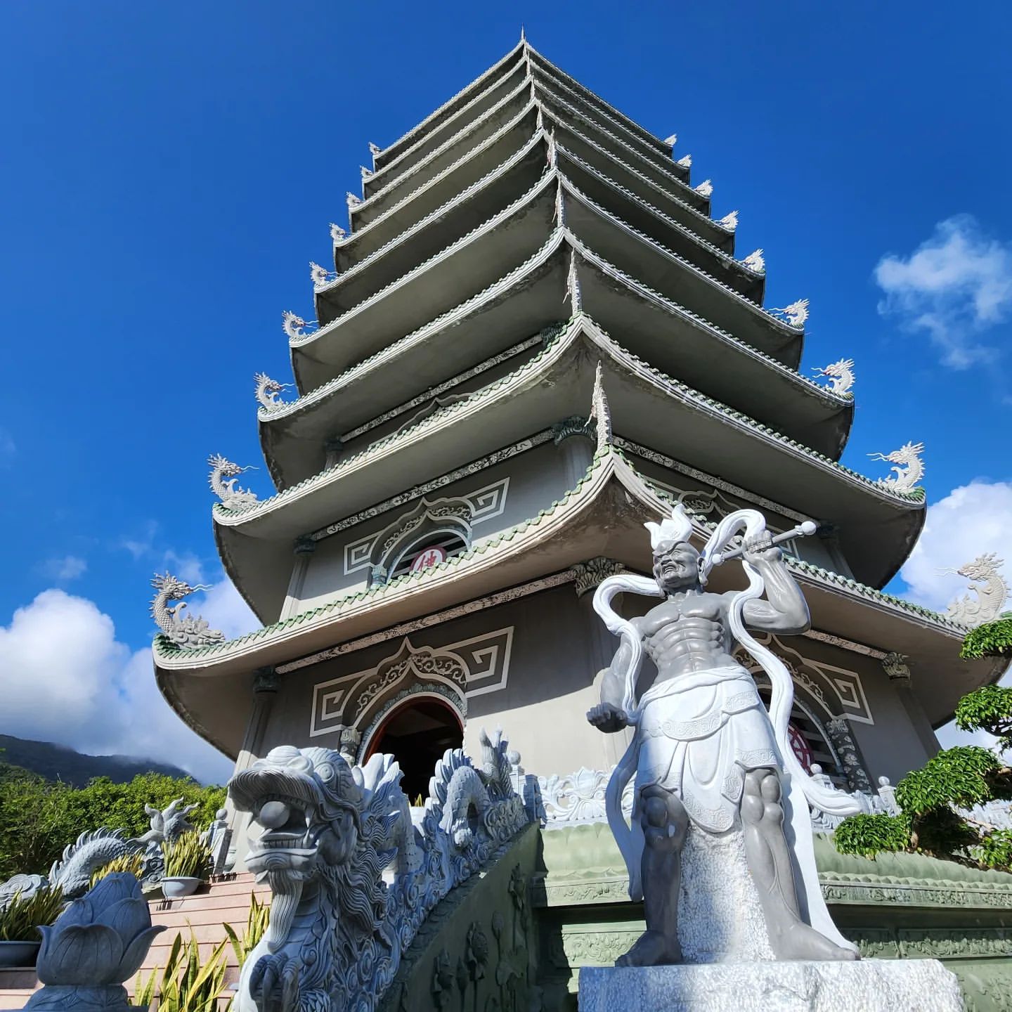 Chùa Linh Ứng(Linh Ung Pagoda)
