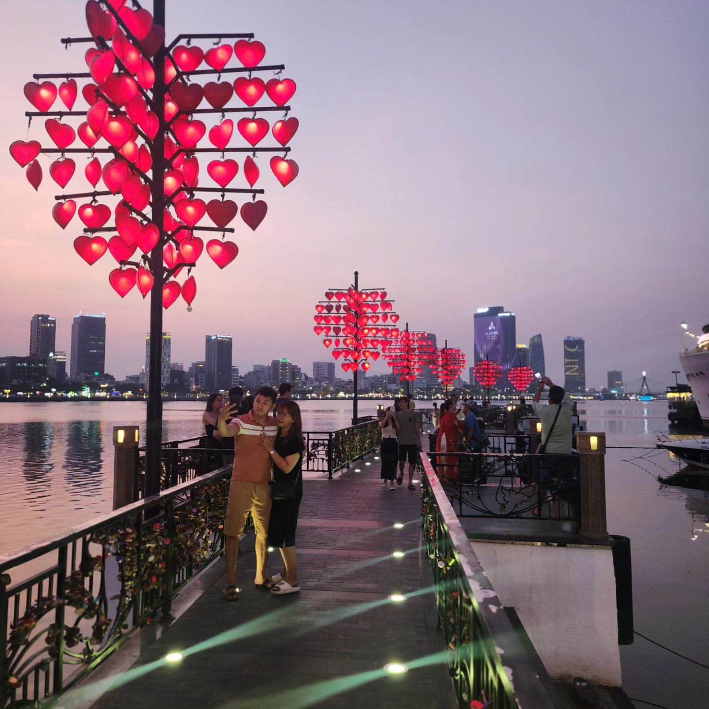 Cầu Tình Yêu Đà Nẵng(Love Bridge)