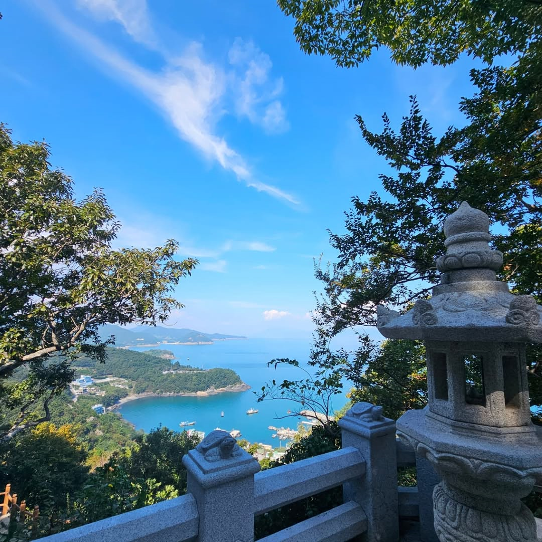 향일암대웅전(Hyangilam Daeungjeon)'s picture