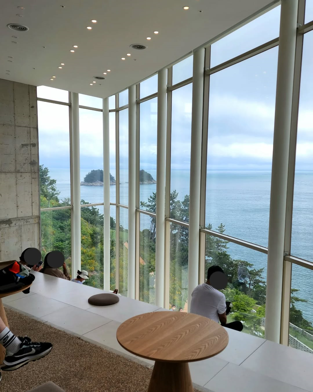 모이핀(MOI FIN)'s picture