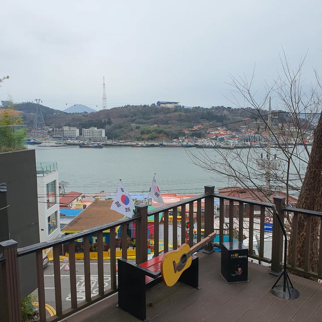 Walking Through Art, Yeosu Emotional Trip