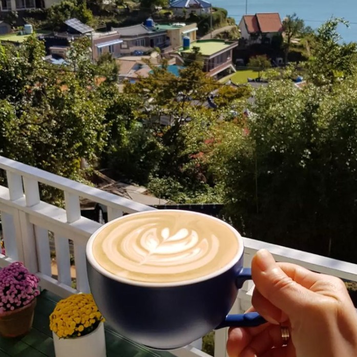박원숙의 커피앤스토리 다랭이마을점(Park wonsuk's Coffee & Story in Darangyi Village)