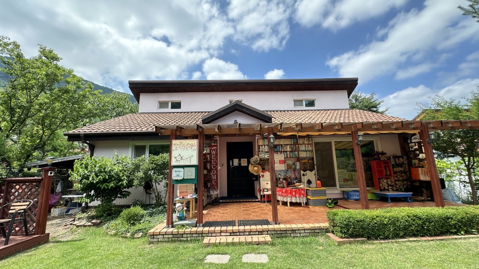 숲속작은책방(Little Forest Bookshop)