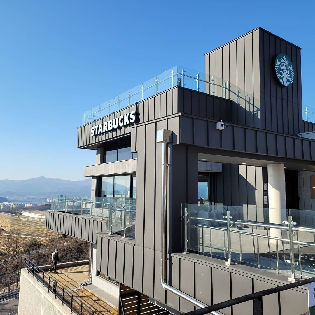 스타벅스 춘천구봉산R점(STARBUCKS ChuncheonKubongsan Reserve branch )