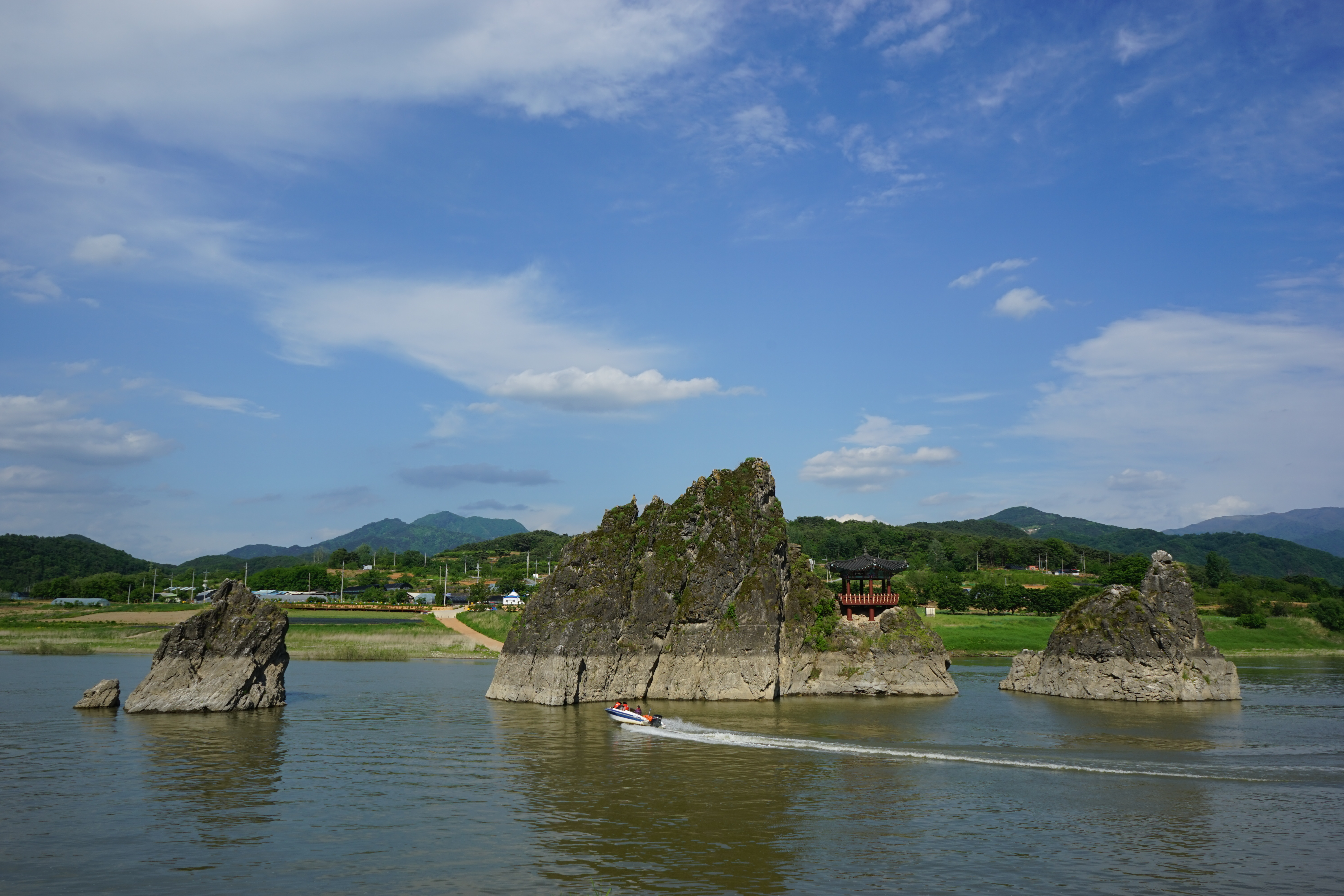 도담삼봉(Dodamsambong Peaks)