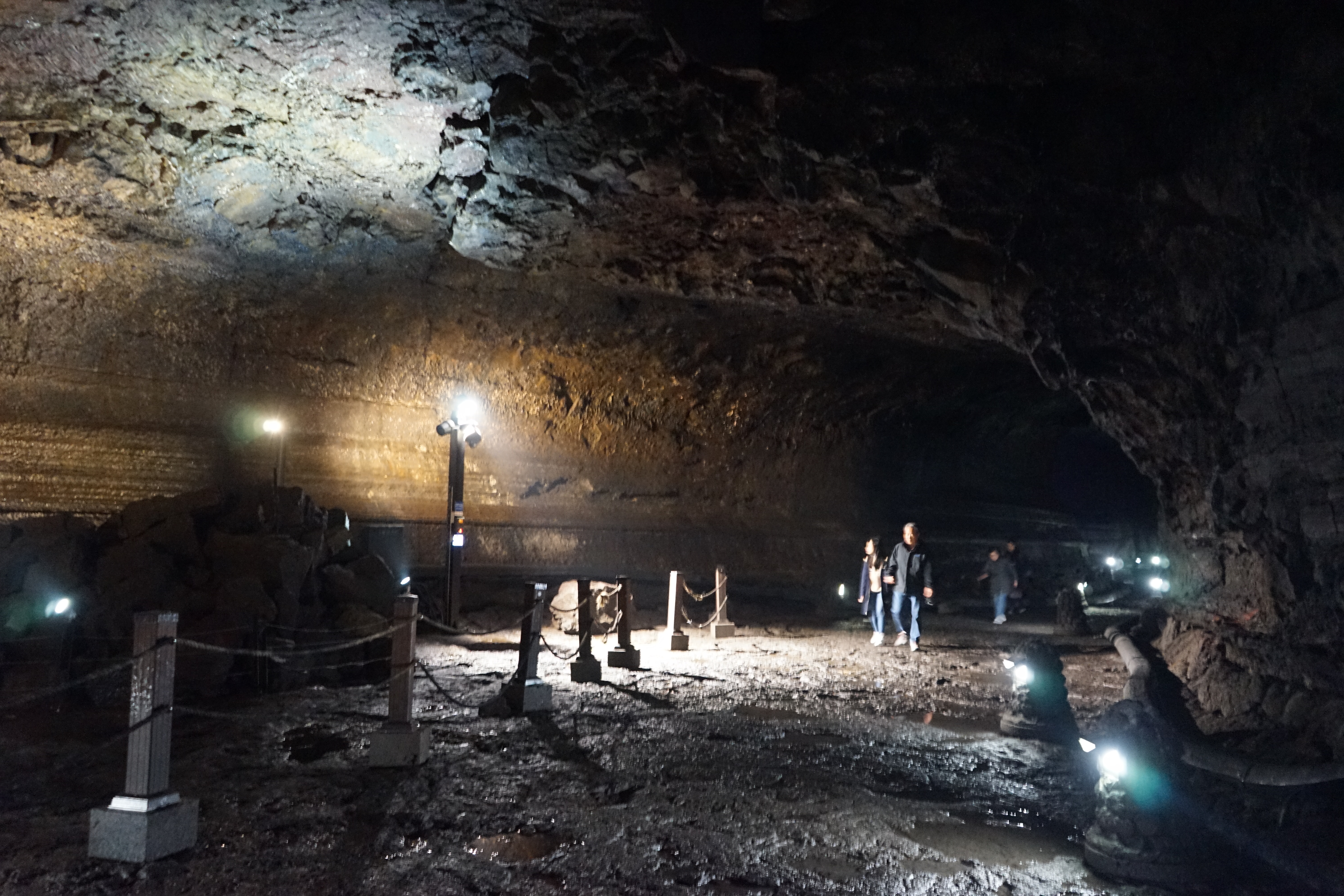 만장굴(Manjanggul Lava Tube)'s picture