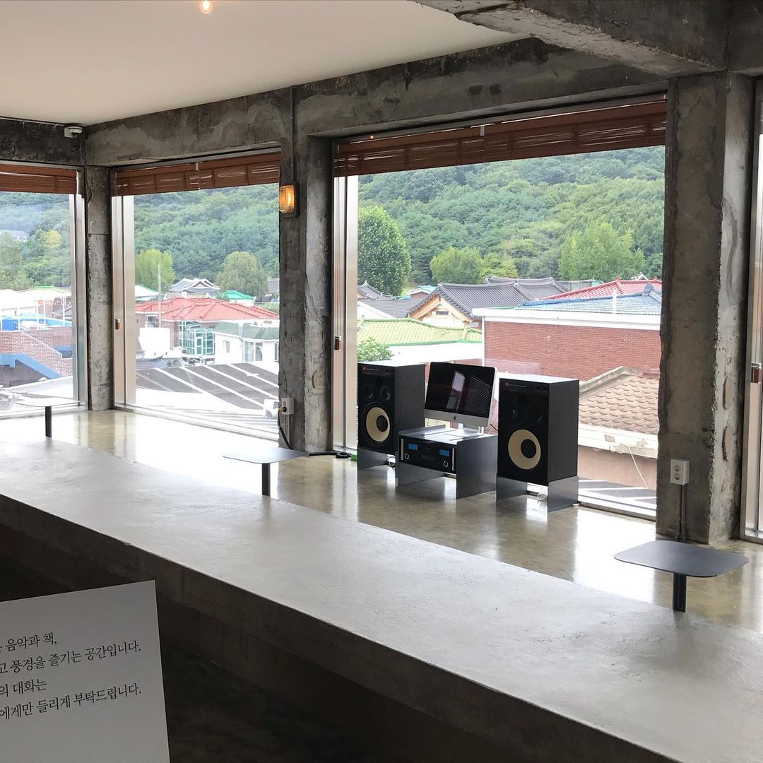 정지영커피로스터즈 행궁본점(Jung Jiyoung Coffee Roasters Haenggung Main Branch)