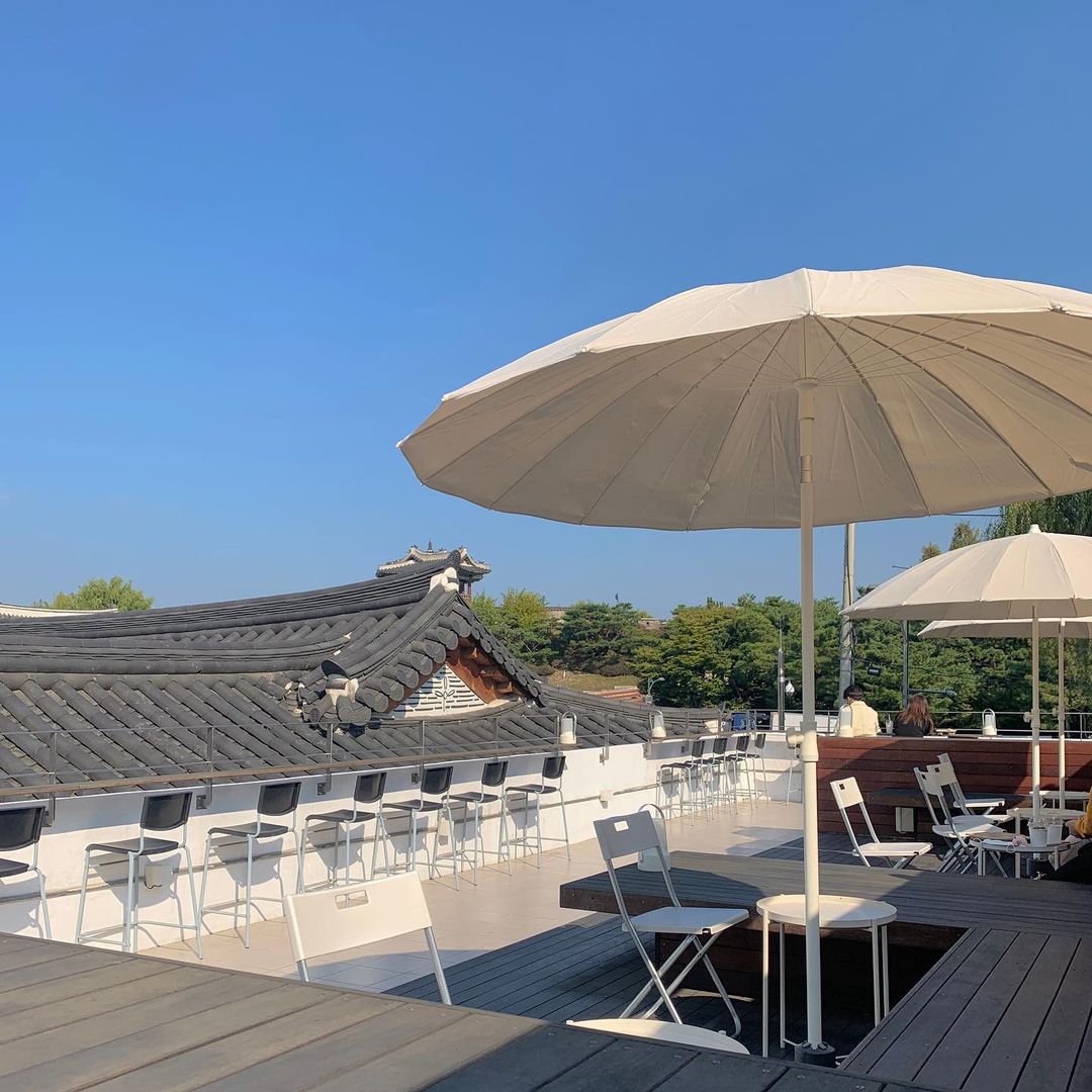 정지영커피로스터즈 화홍문점(Jung Jiyoung Coffee Roasters Hwahongmun Branch)