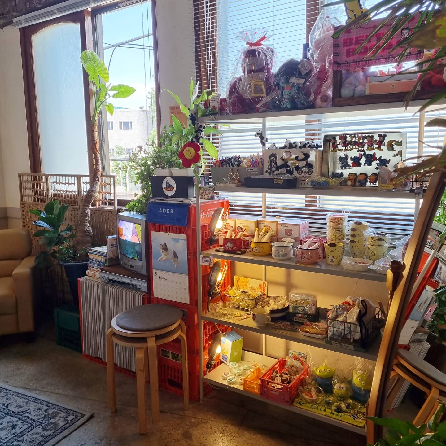 홍라드(HONGRARD Coffee)