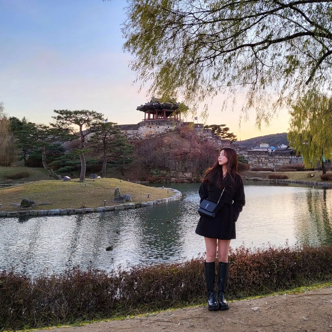 방화수류정(Banghwasuryujeong Pavilion)