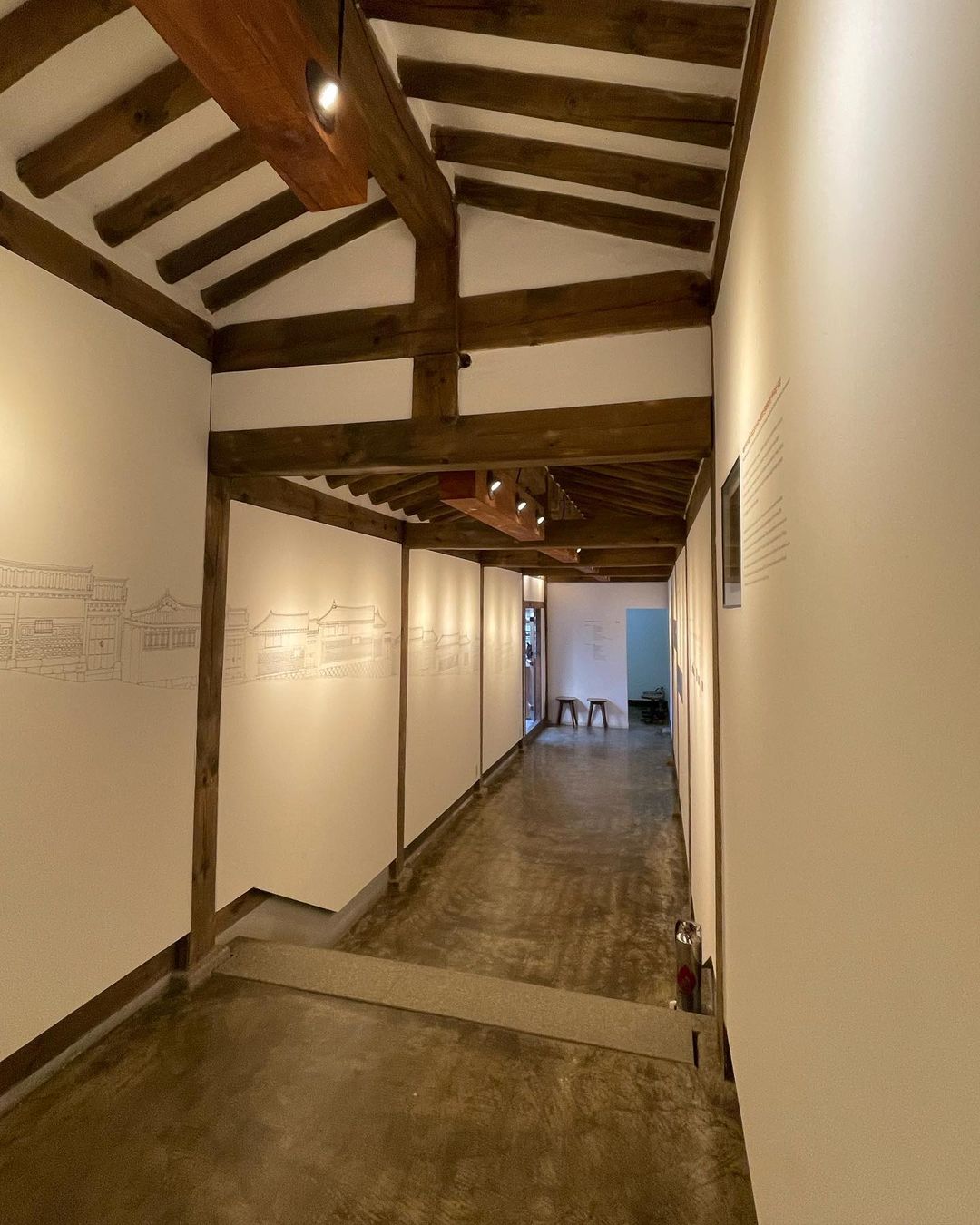 북촌한옥마을(Bukchon Hanok Village)