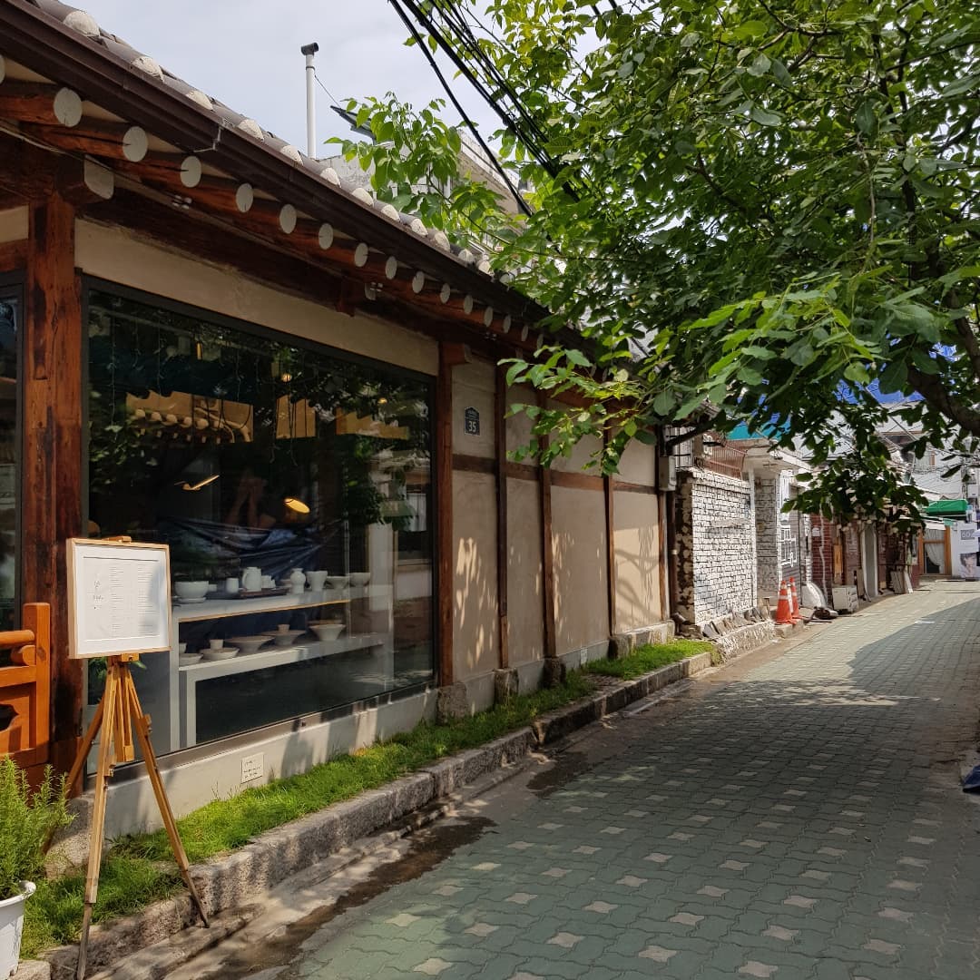 익선동 한옥거리(Ikseon-dong Hanok Street)