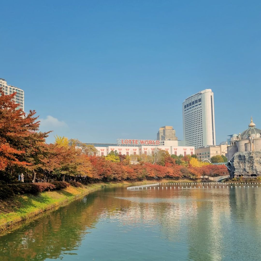 석촌호수공원(Seokchon Lake Park)