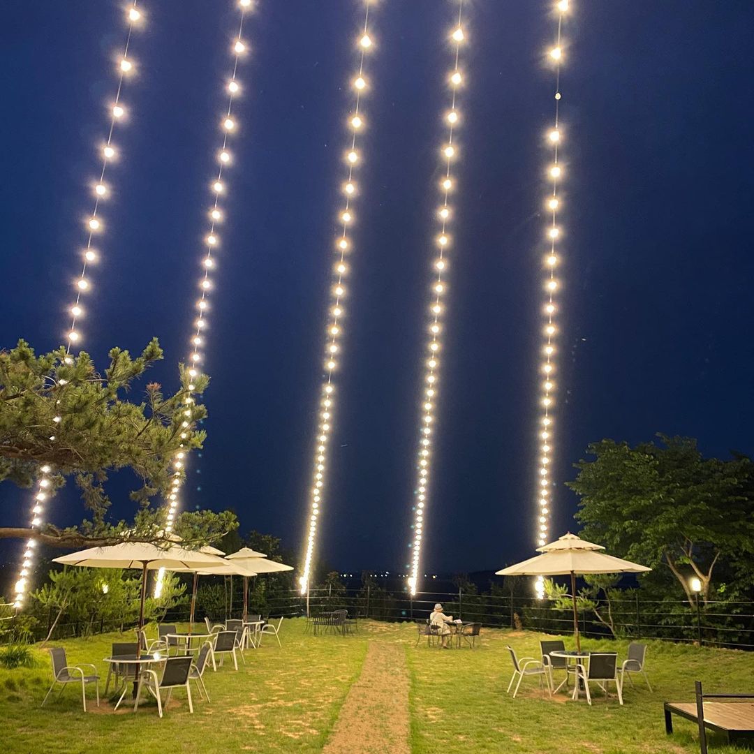 숲길따라카페 (Supgilttara Cafe)