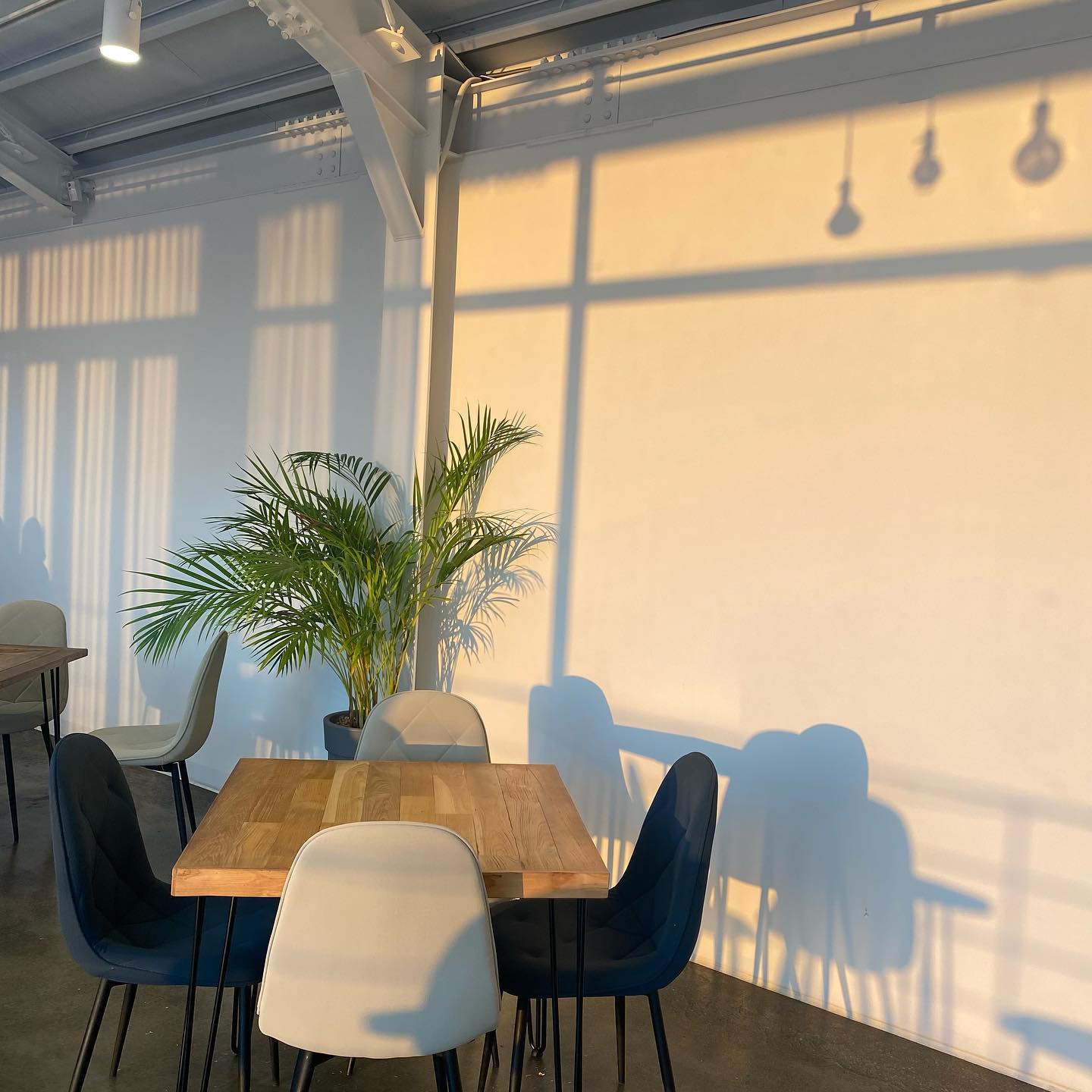 인더밸리(In the valley)