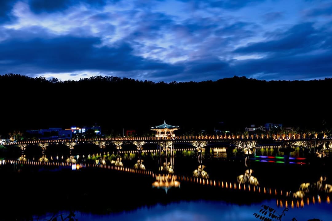 월영교 (Wol-Yeong-Gyo)