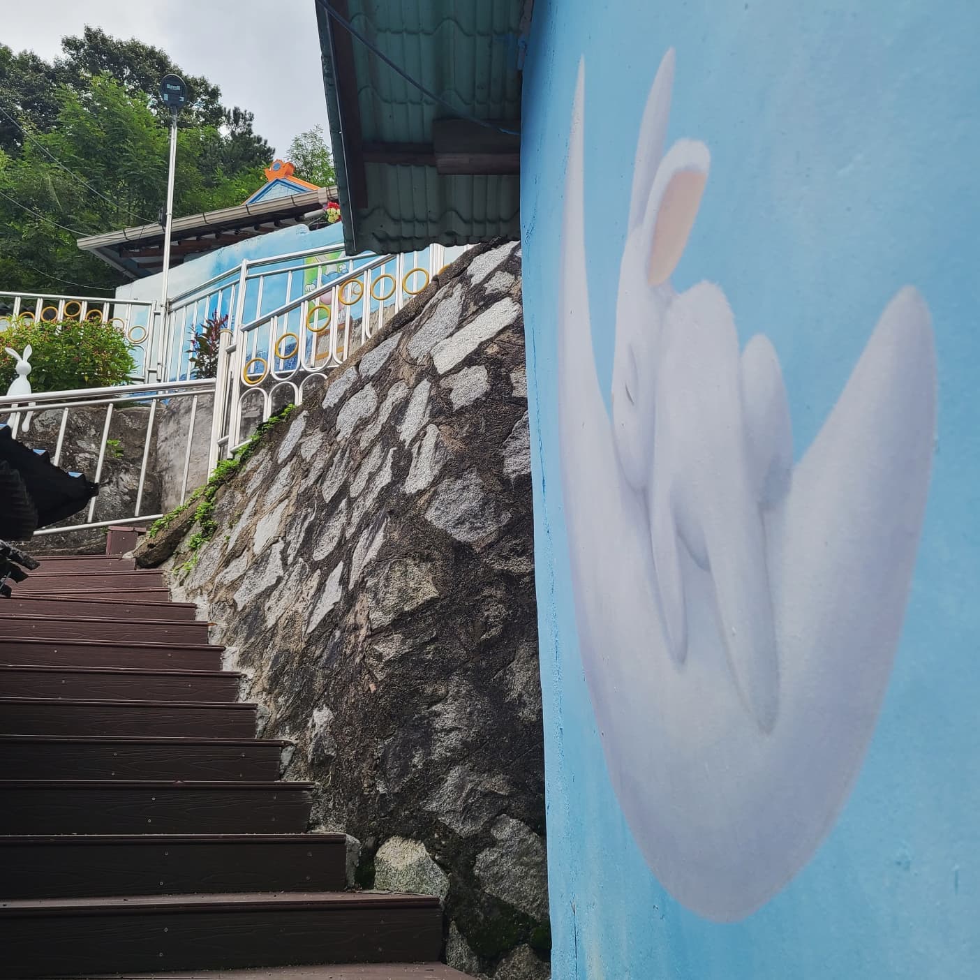 신세동 벽화 마을  (Seongjingol Mural Village)